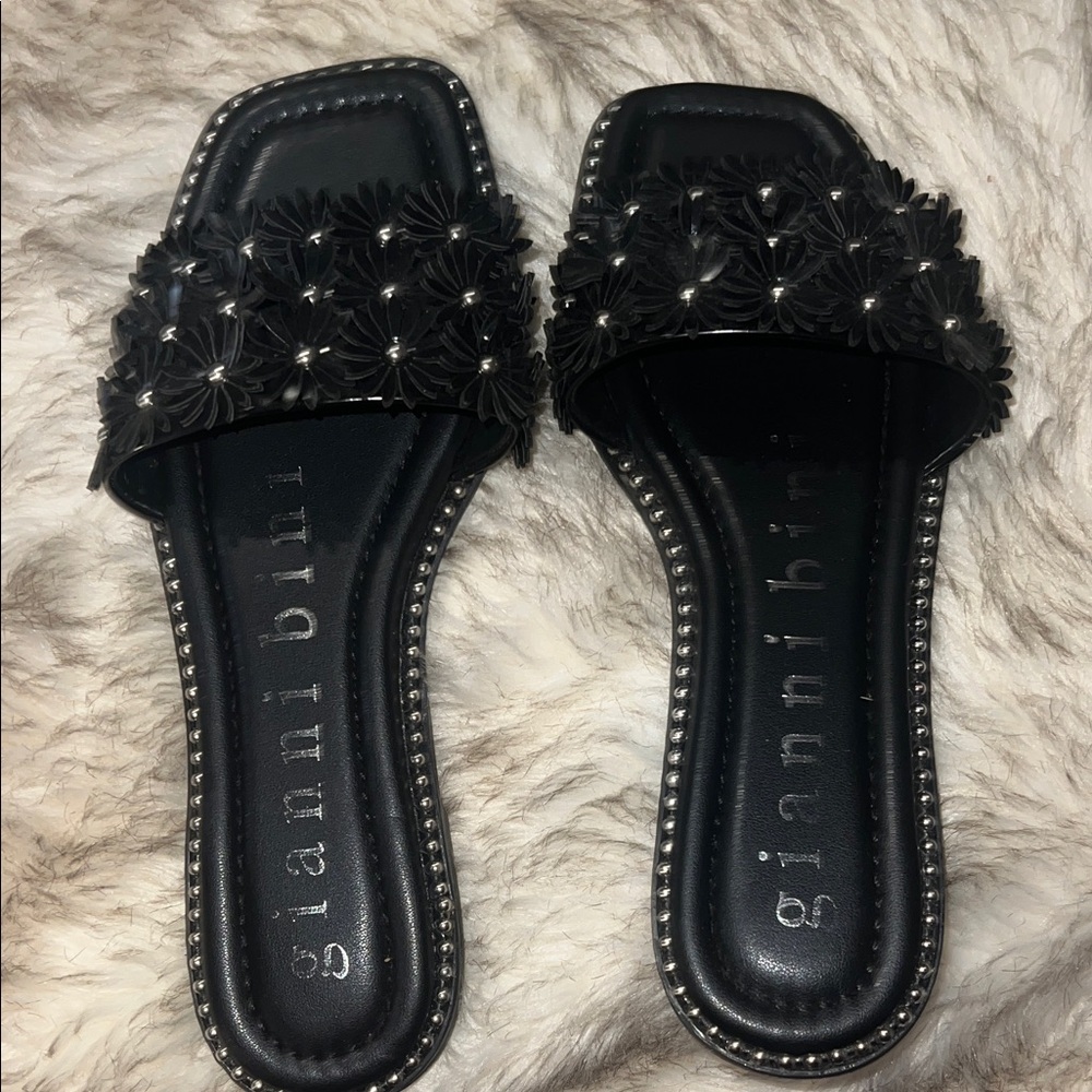 Gianni Bini Black Floral Embellished Sandals sz8.5